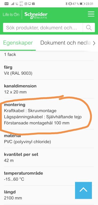 Skärmdump av produktsida på Schneider Electric med markerad text om montering av kabelkanaler.