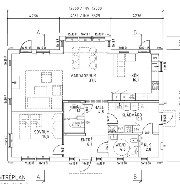 Arkitektritning av en planlösning med benämnda rum som vardagsrum, kök, sovrum och hall.