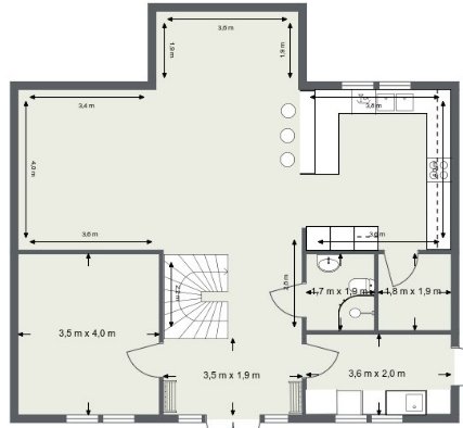 Arkitektonisk ritning av en husplan med mått, inklusive 140 cm bred dubbeldörr och indelade rum som tvättstuga och toalett.