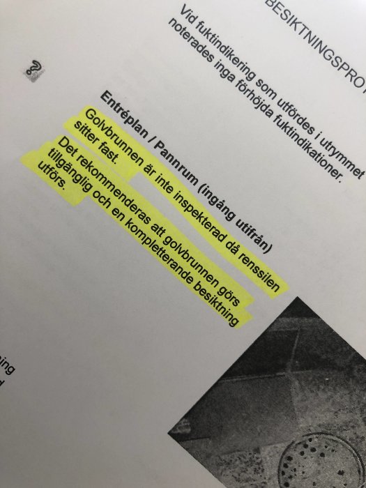 Del av besiktningsprotokoll med markering om problem med golvbrunnen i pannrum, rekommenderar kompletterande besiktning.