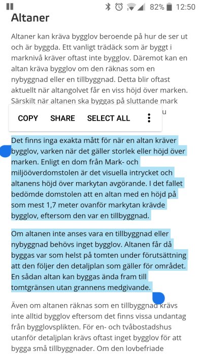 Skärmdump av en diskussionstråd om regler för bygglov av altaner med markerad text.