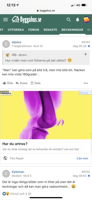 Skärmdump av ett diskussionsinlägg med en annons som visar en stiliserad violett knäled med texten "Har du artros?