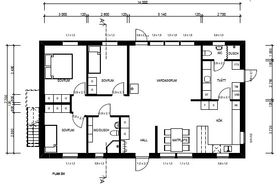 Planritning av en bostad med två sovrum, gästrum, kök, vardagsrum och flera WC, markerade med måttangivelser.