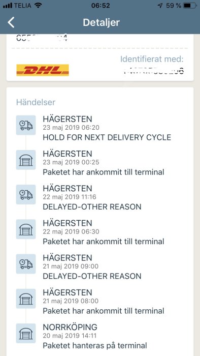 Spårningshistorik för paket som visar flera förseningar och ankomster till terminaler.