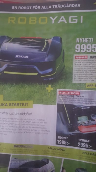 Reklamblad för ROBOYAGI gräsklippare på gräsmatta, med prisuppgift och installationskit.