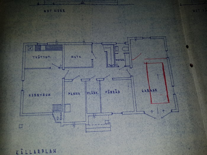 Konstruktionsritning av källarplan för hus byggt 1960 med markerat område för MATK.