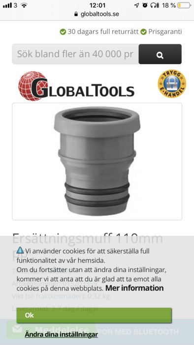 Grå plastavloppsmuff med gummipackningar för röranslutning, visas på en onlinebutiks webbplats.