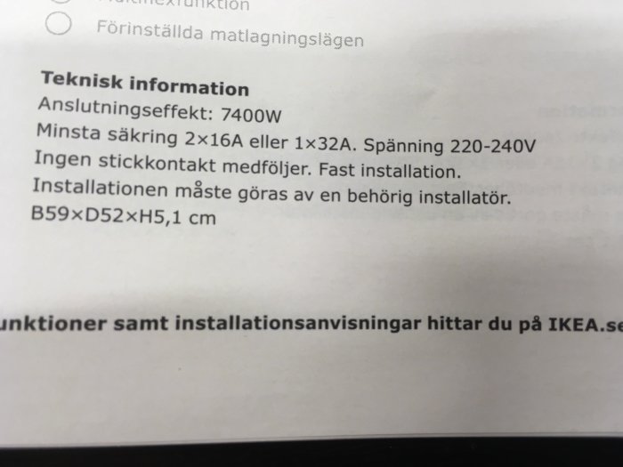 Textdokument med teknisk information om en apparat: anslutningseffekt, säkring, spänning och storlek.