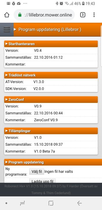 Skärmdump av ett webbgränssnitt för programuppdatering med versionsinformation och uppladdningsknappar.