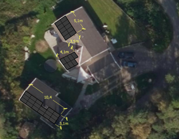 Flygbild över två hus med markeringar för planerade solpaneler och måttangivelser.