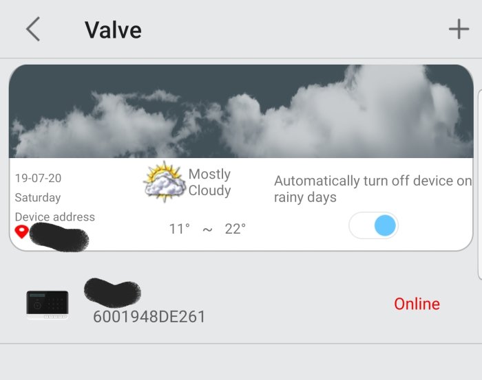 App-interface för bevattningssystem med väderprognos, temperatur, och inställning för regnstop.