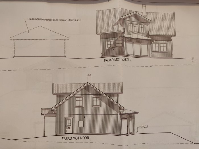 Arkitektoniska ritningar av ett hus med en planering av ett nybyggt garage, en fasad mot väster och en fasad mot norr.