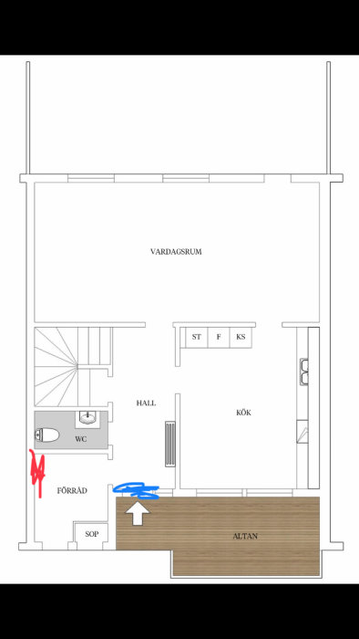 Ritning av radhus visar planlösning med föreslagen ny placering av luftvärmepump markerad i blått.