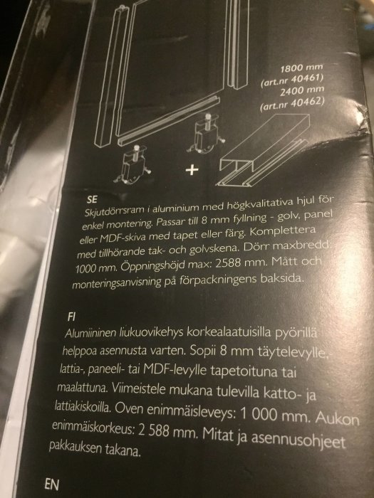 Instruktionsbild som visar skjutdörrsramar i aluminium, komponenter och mått för montering av skjutdörrar anpassade för 8 mm mdf.