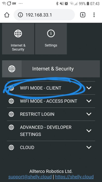 Skärmdump av en inloggningsida med fokus på inställningen "WIFI MODE - CLIENT" markerad med blått.