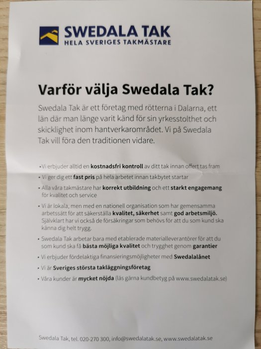 Reklamblad för Swedala Tak med text om företagets tjänster, kvalitetslöften och kontaktinformation.