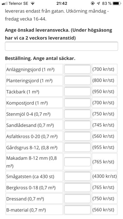 Skärmbild av en lista över olika typer av jord och byggmaterial med mängd och priser för att förbereda för grässådd.