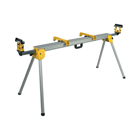Dewalt sågbord bänk på fyra ben med förlängningsstöd och gula detaljer.