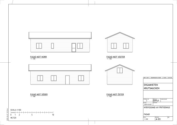 Ritningar som visar alla fyra fasaderna av ett fritidshus, skala 1:100.