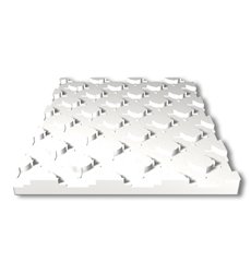 Vit systemskiva för golvvärme med upphöjda fästen för rörfäste och armering.