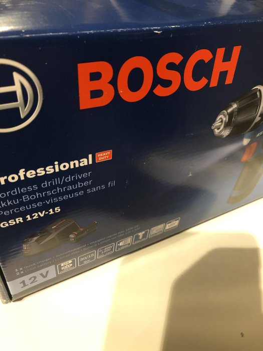 Bosch Professional sladdlös borrskruvdragare GSR 12V-15 i originalförpackning.