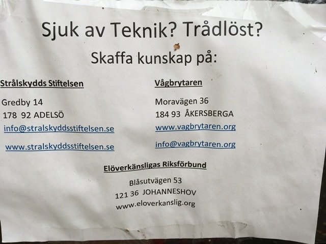 Anslag med text "Sjuk av Teknik? Trådlöst? Skaffa kunskap på:" följt av kontaktinformation till olika organisationer.