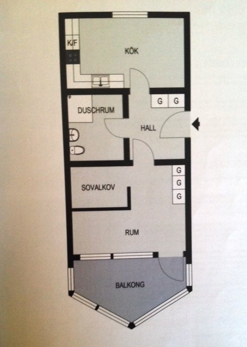 Planlösning av en bostadsrätt med markerade väggar för sovalkov, kök, duschrum, och balkong.