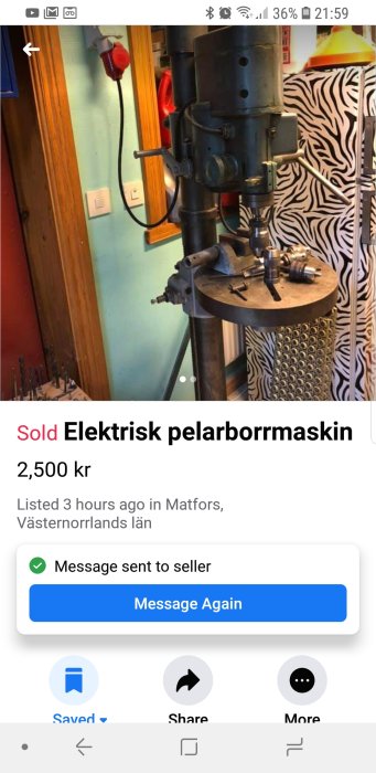 Elektrisk pelarborrmaskin Arboga EF 104S, såld för 2500kr, visas i verkstadsmiljö med tillbehör och verktyg på bordet.