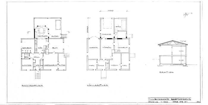 Arkitektoniska ritningar av bottenplan och källarplan för ett hus samt en sektion av en tillbyggnad.