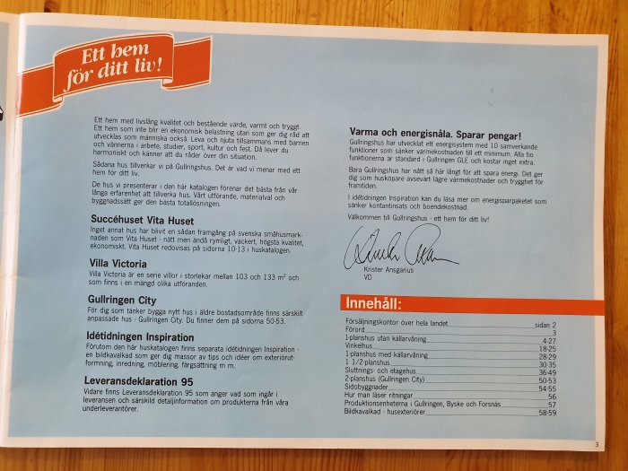 Uppslagen sida ur huskatalog med information om modellerna Vita Huset, Villa Victoria och Gullringen City, samt en personlig hälsning från VD.