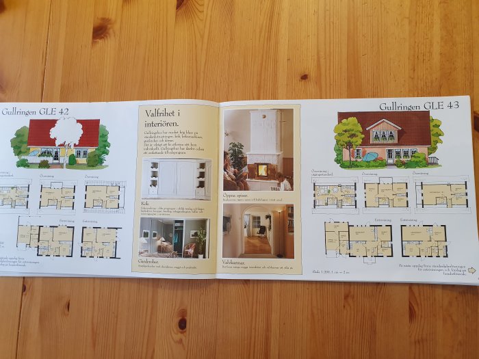 Öppen katalog med husmodeller GLE 42 och GLE 43, inklusive planritningar och interiörbilder.