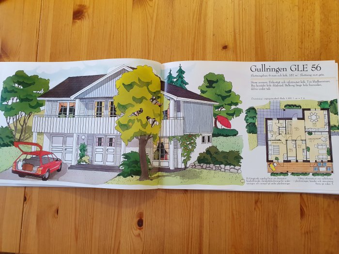 Öppen huskatalog med bild av vit tvåvåningsvilla, Gullringen GLE 56, och dess planritning.