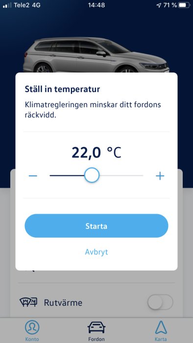 Smartphone-skärm som visar We Connect-appens gränssnitt för att ställa in bilens inomhustemperatur till 22 grader Celsius.