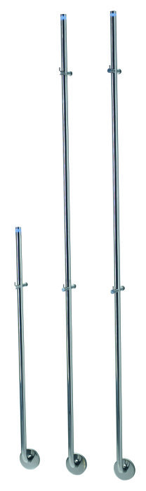 Tre nya INR Link 1750mm handdukstorkar i rostfritt stål, isolerade mot vit bakgrund.