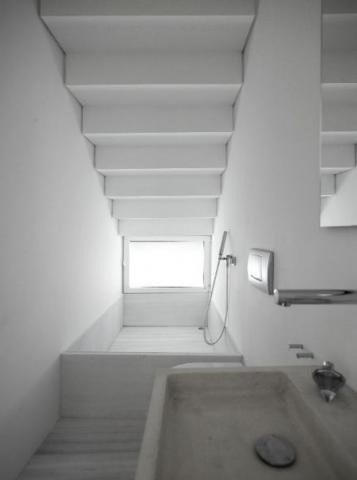 understair bathroom.jpg