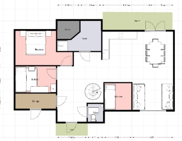 Ritning av ett första utkast till en fristående bastu med rumsuppställning och husplacering.