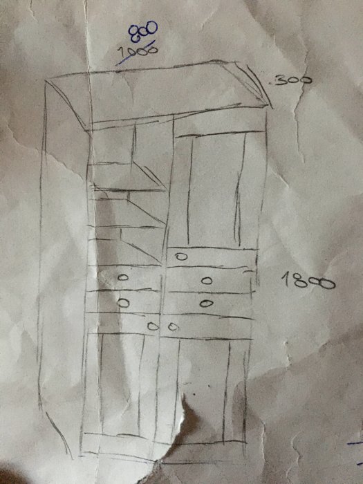 Handritad skiss av ett högskåp för förvaring med måttangivelser.