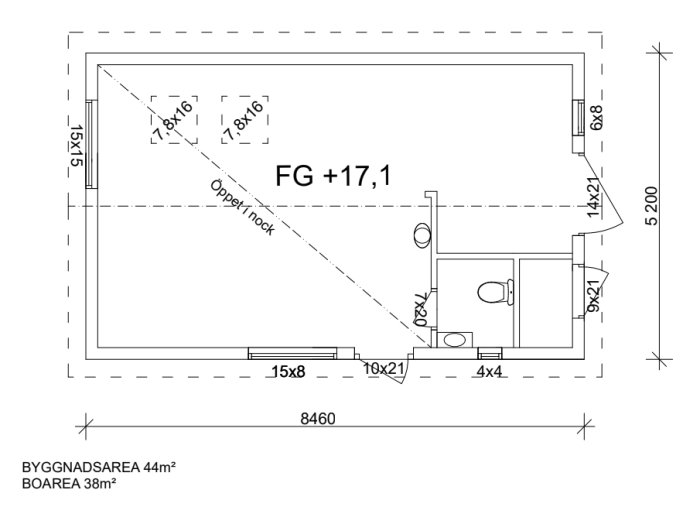Arkitektritning av en byggplan för en bostad med mått och indelning, inklusive en toalett och smutsrum.