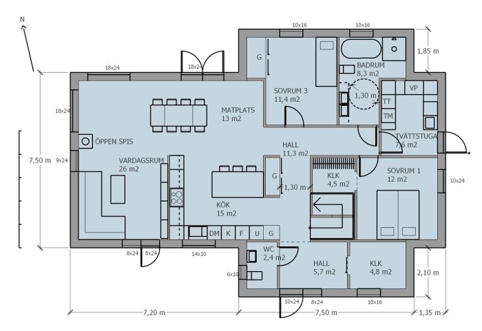 Arkitektonisk ritning av enplanshusets planlösning med måttangivelser och rumsbeteckningar.