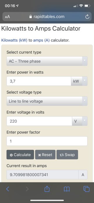 Skärmbild av en Kilowatts till Amps-kalkylator online med inmatade värden som visar 3,70 kW omvandlat till 9,71 A.