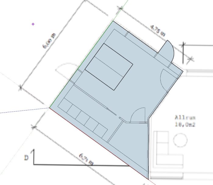 Plantekning som visar husets layout med markerade problemområden för tillgång till klädkammare och badrumsflöde.