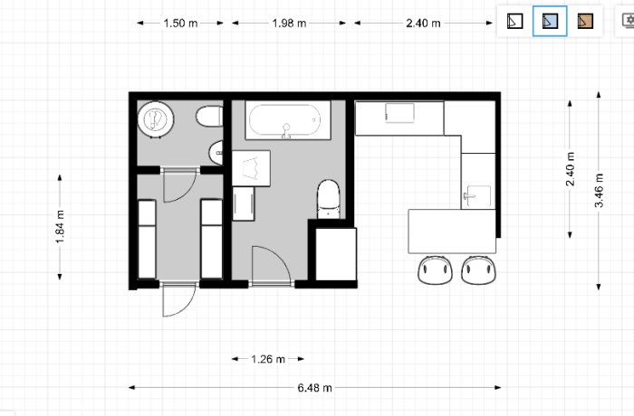 Planritning av badrum med tvättstuga, inkluderar dusch, badkar, tvättställ, toalett och varmvattenberedare.