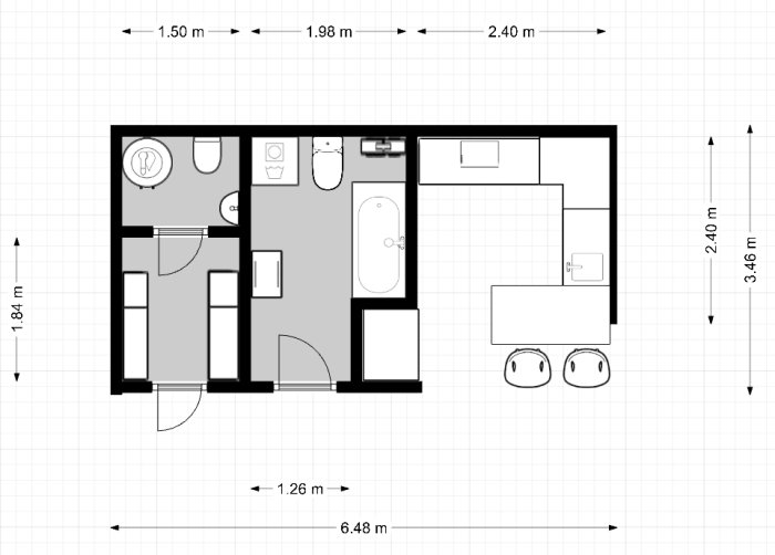 Plant ritning av ett hus som visar rum och möblemang med måttangivelser.