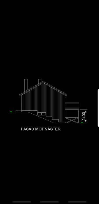 Schematisk ritning av husets västfasad med planerad altan och måttangivelser.