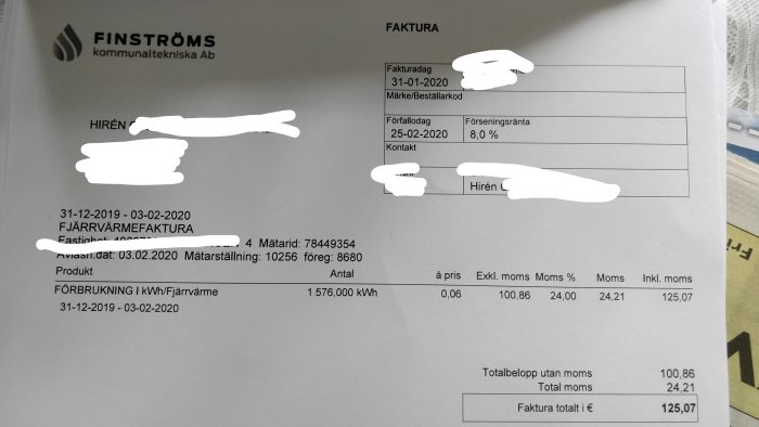 Bild av en fjärrvärme faktura med konsumtion på 1 576 kWh och totalbelopp på 125,07 euro.