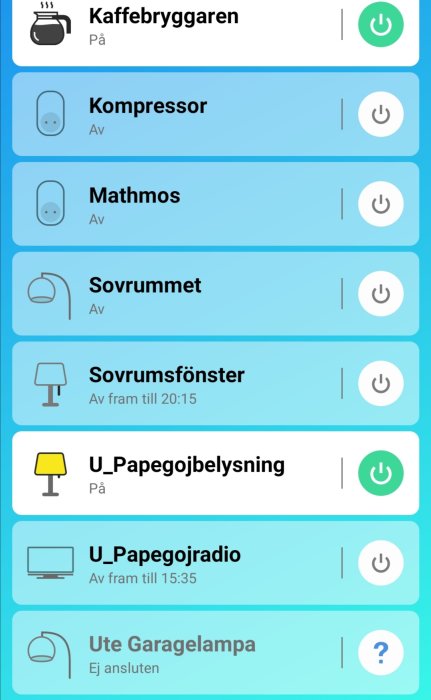 Appskärm som visar status för olika smarta hem-enheter, inklusive en frånkopplad garagelampa.