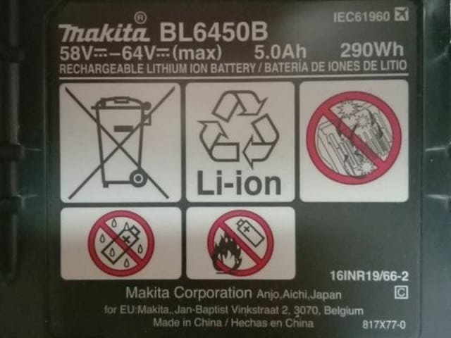 Makita BL6450B 58V-64V (max) 5.0Ah, 290Wh Li-ion batterietikett med användningsinstruktioner och varningssymboler.