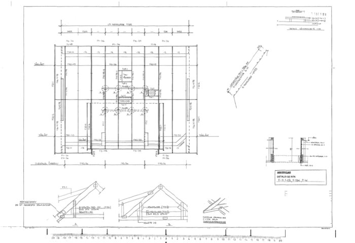 Arkitektonisk ritning av ett byggprojekt med mått och layoutdetaljer.