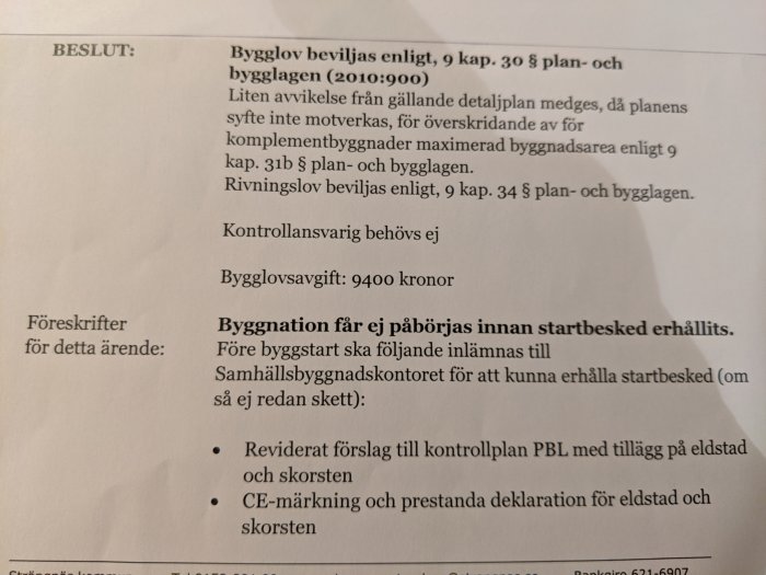 Dokument som visar ett beslut om beviljande av bygglov och föreskrifter för byggnation, med fokus på textinnehållet.