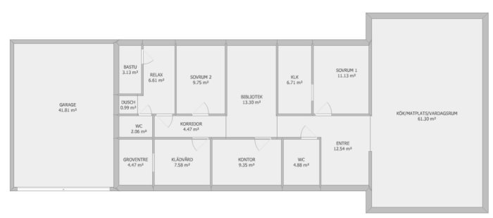 Arkitektritning av ett hus med garage, bastu, sovrum, bibliotek och öppet kök/vardagsrum med måttangivelser.